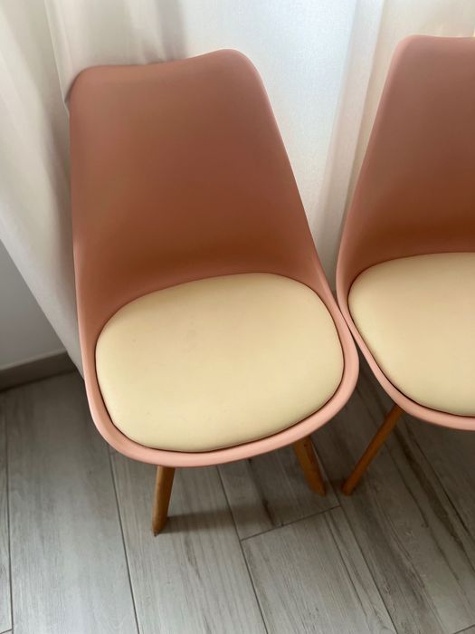 Cadeiras para sala de estética estilo nórdigo