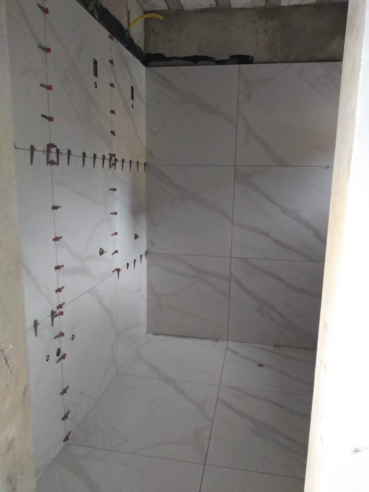 ladrillador. E instalação de piso flutuante