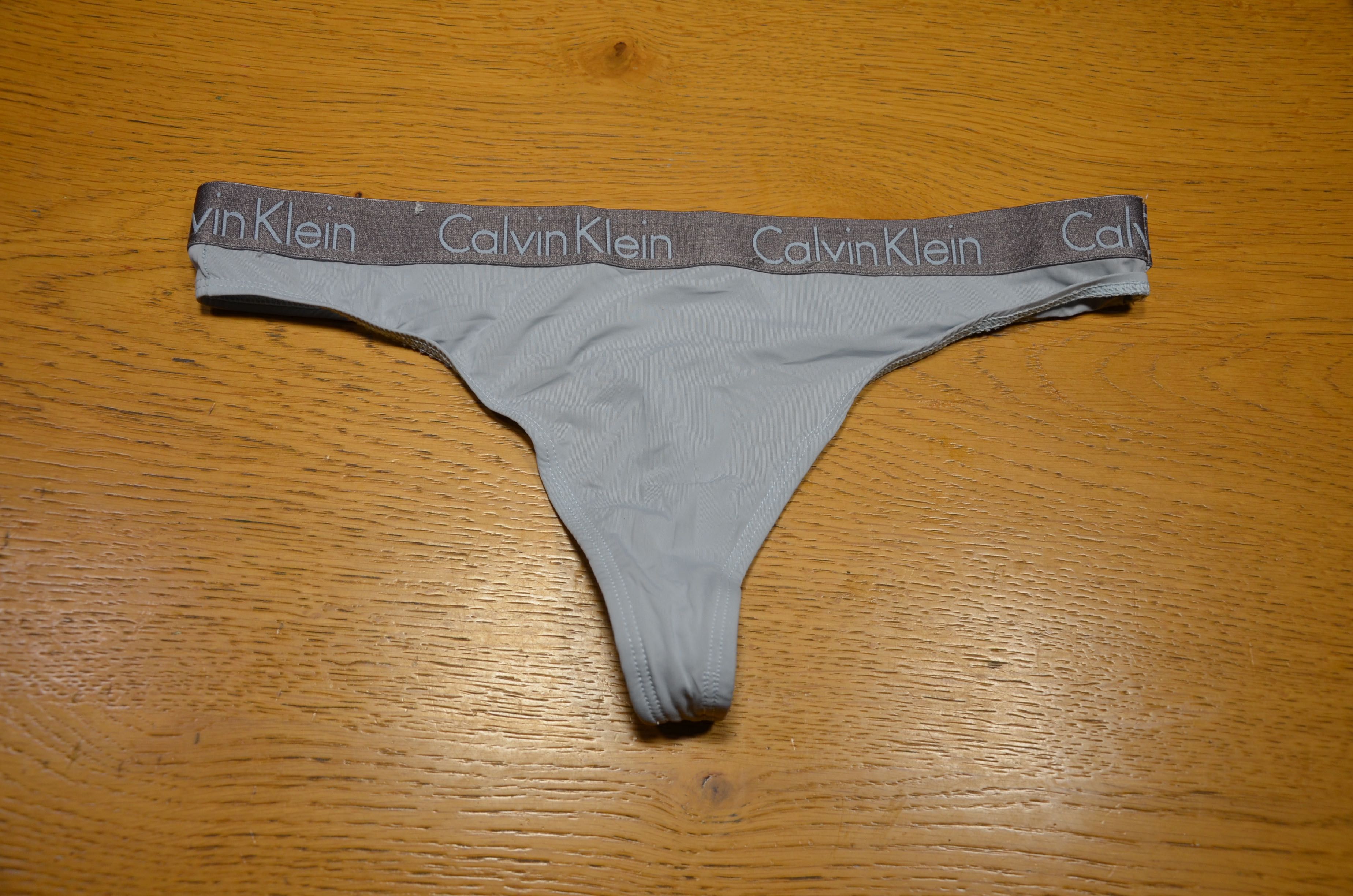 Calvin Klein majtki/stringi r. M/L