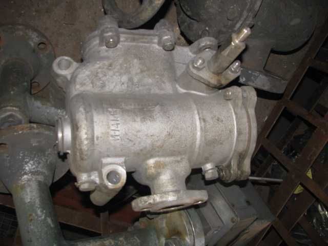 Садовий ручний насос БКФ-4 для перекачки води.