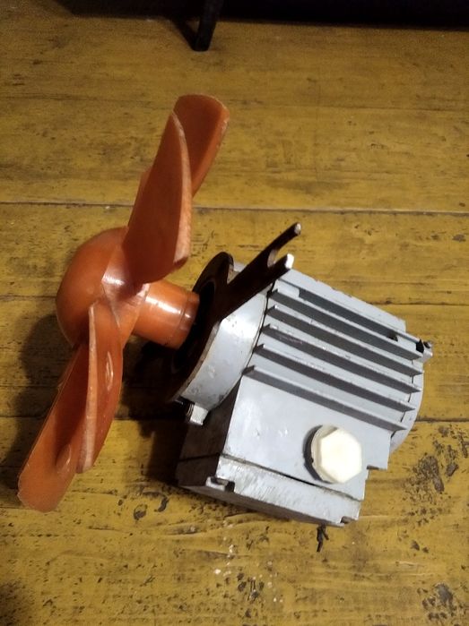 Електровентилятор 220/380 вольт