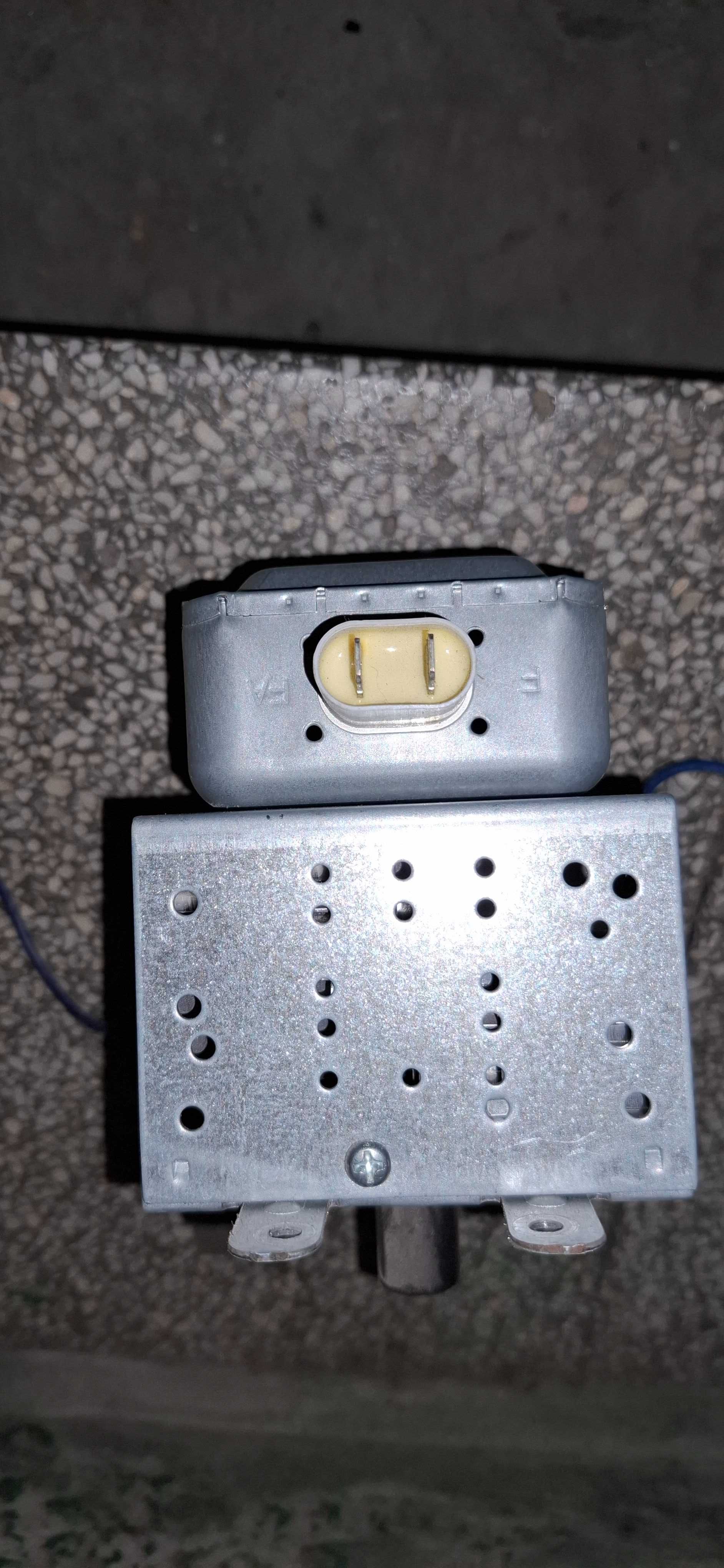 Magnetron do mikrofalówki typ 2M219K
