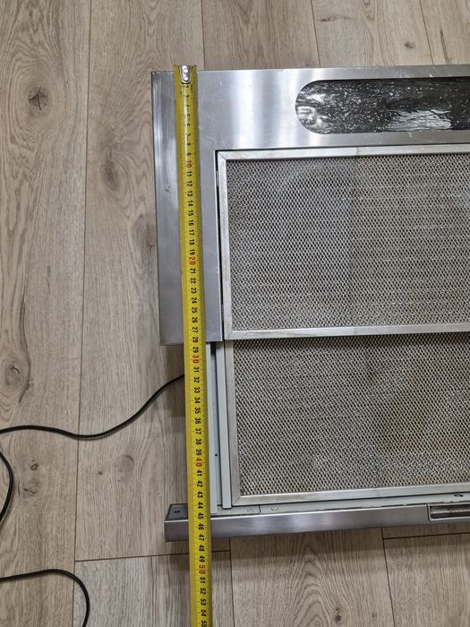 Витяжка кухонна в хорошому стані