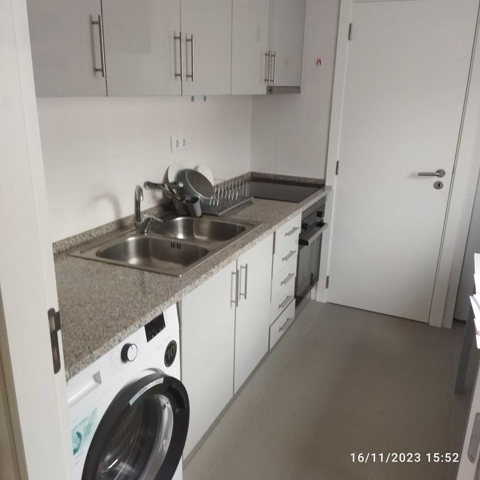 Casa geminada T2 R/C Equipada - Ribamar