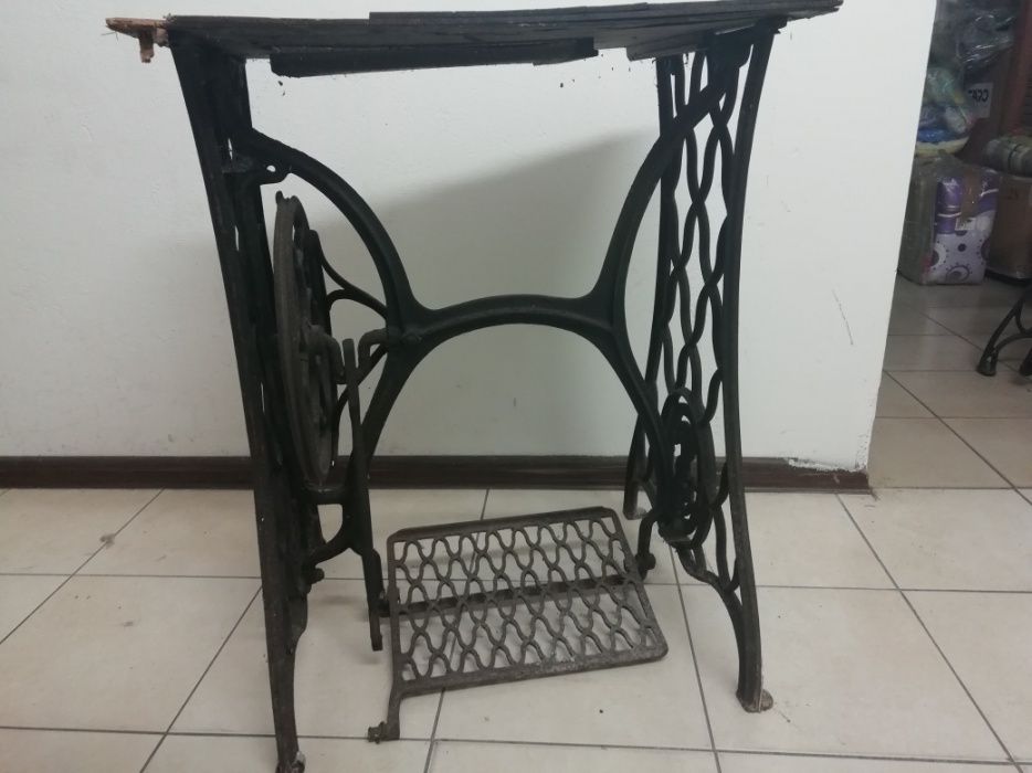 Nogi żeliwne od maszyny do szycia