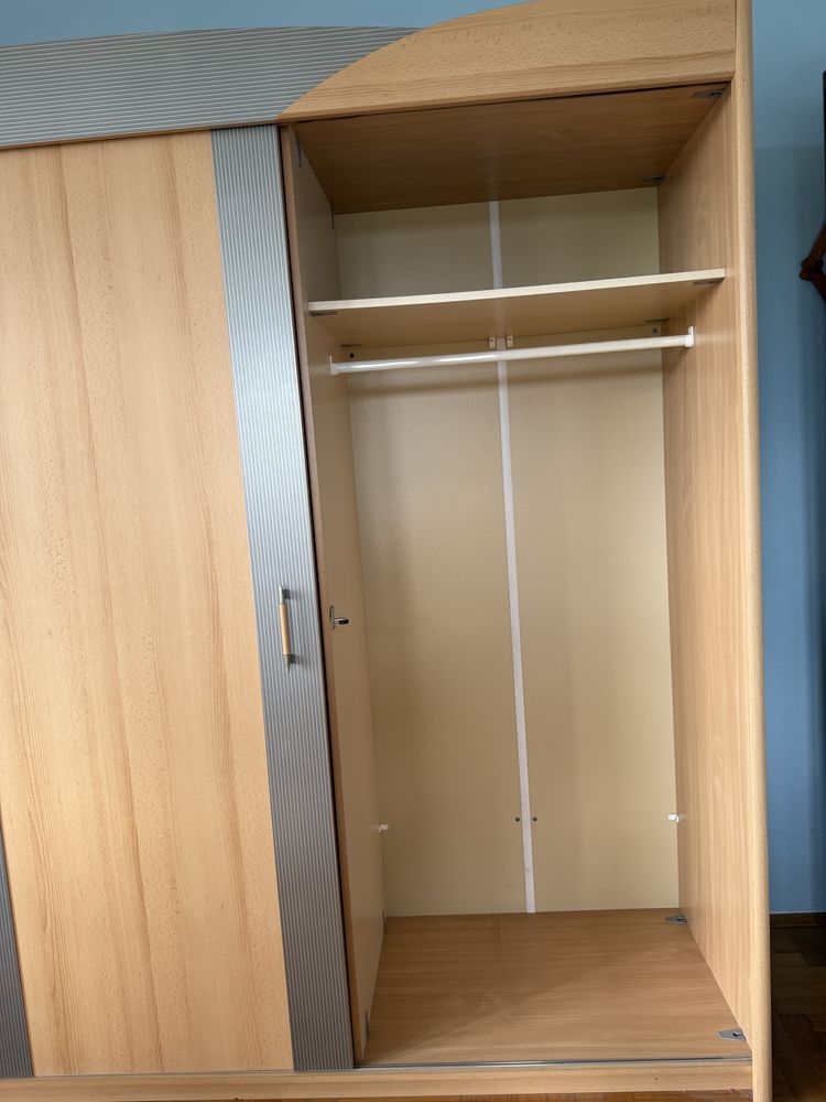 Komplet mebli szafa łóżko z materacem dwa nakastliki meble do sypialni