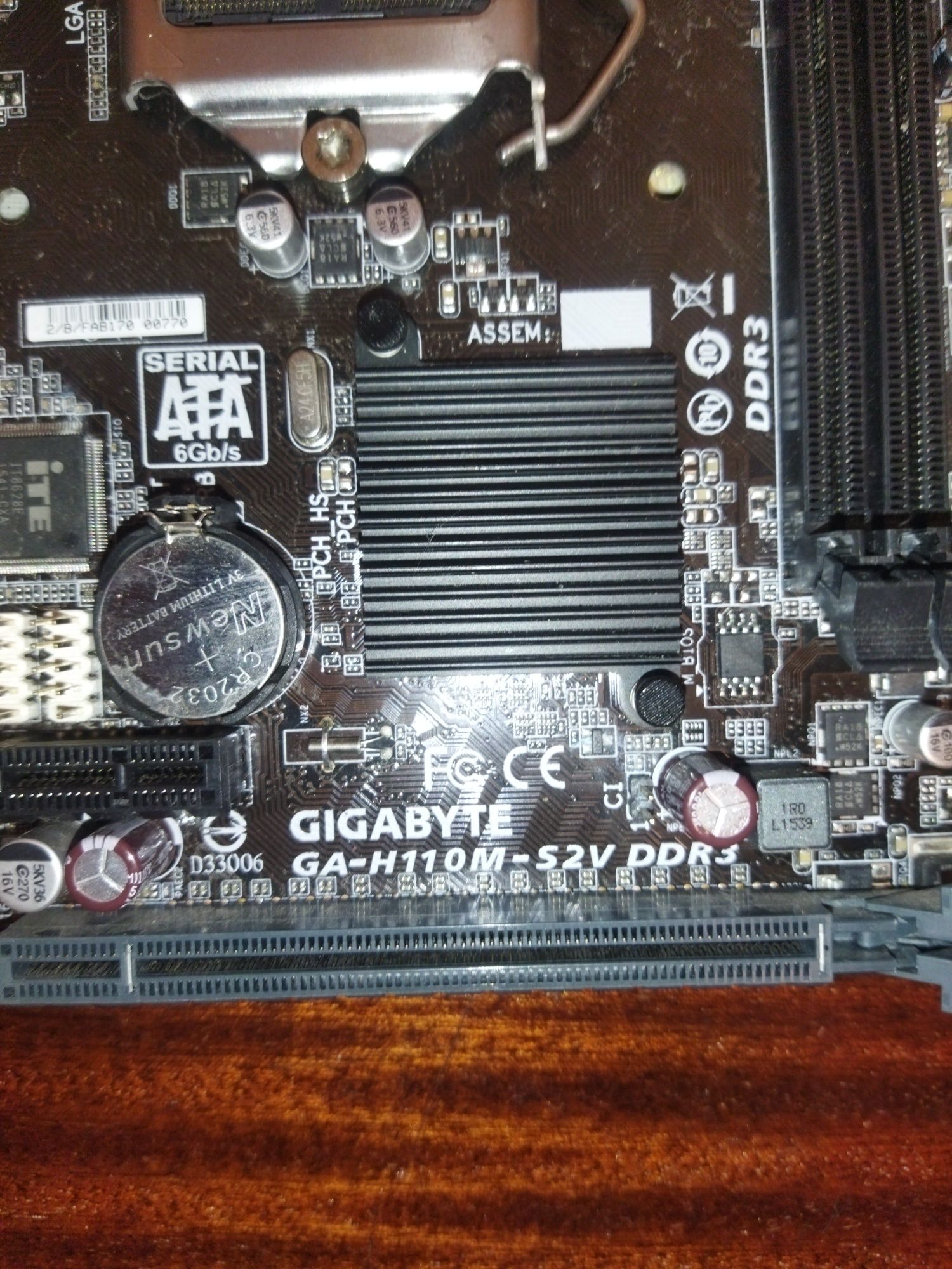 Продам материнскую плату gigabyte ga-h110m-s2v ddr3