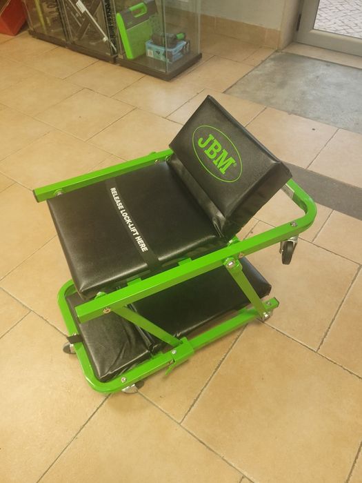 Estrado mecânico JBM