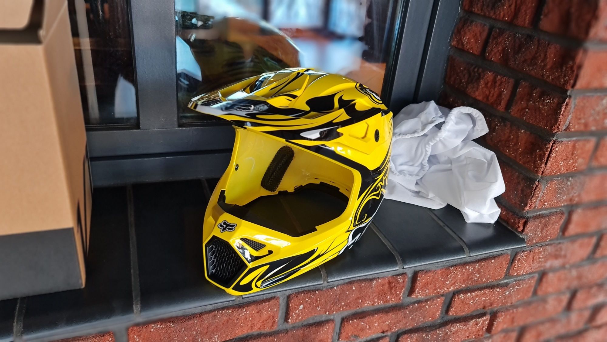 Fox V1 kask Nowy