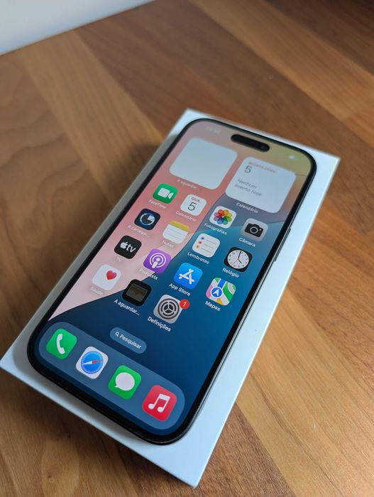iPhone 15 preto 128GB