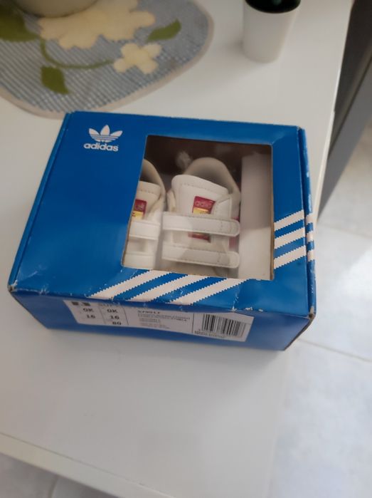 sapatilhas Adidas Originals recém nascido