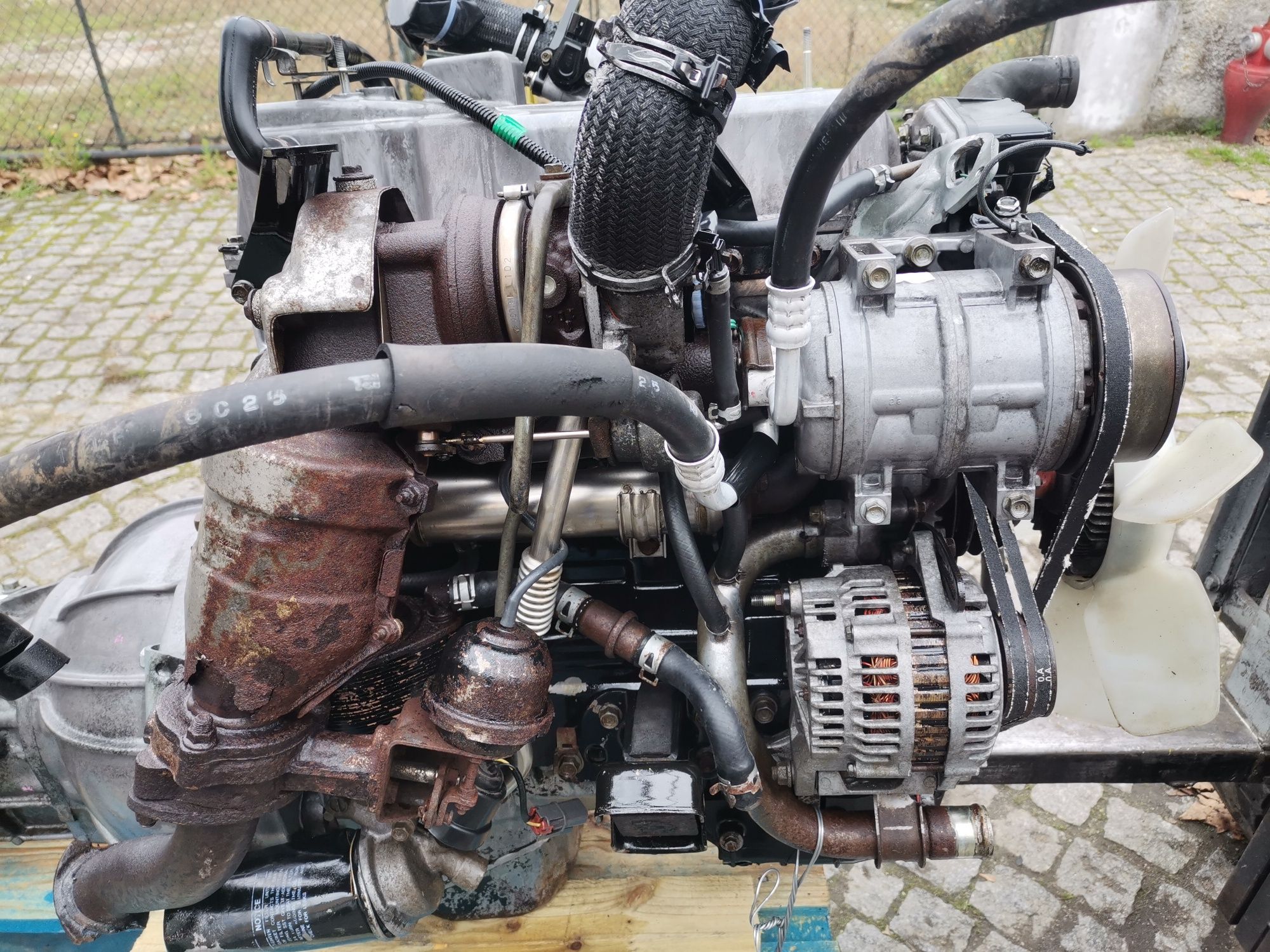 Motor Isuzu 4jx1