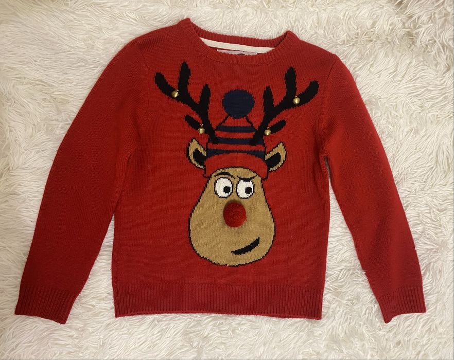 Новогодний красный свитер с оленем 140 см 9/10