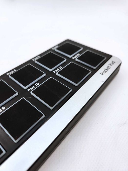 MIDI контролер Plugger Studio Pocket Control – музика в кишені! (2000)