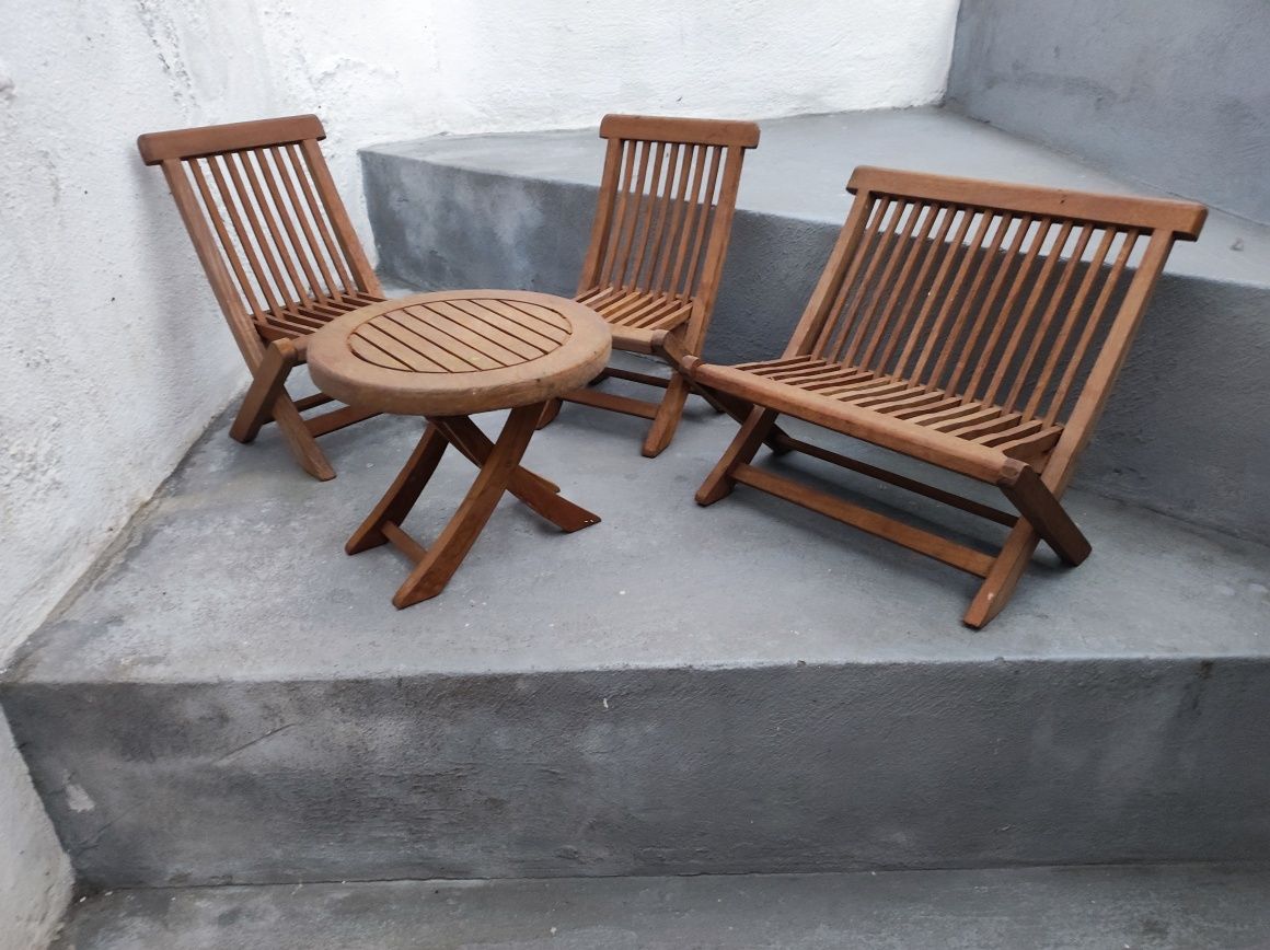 Mini conjunto de cadeiras de jardim novo(ler bem a descrição)