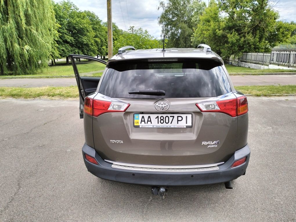 Toyota rav4 повний привід