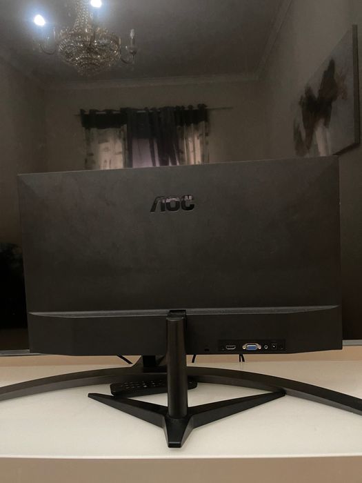 Monitor AOC Semi novo.