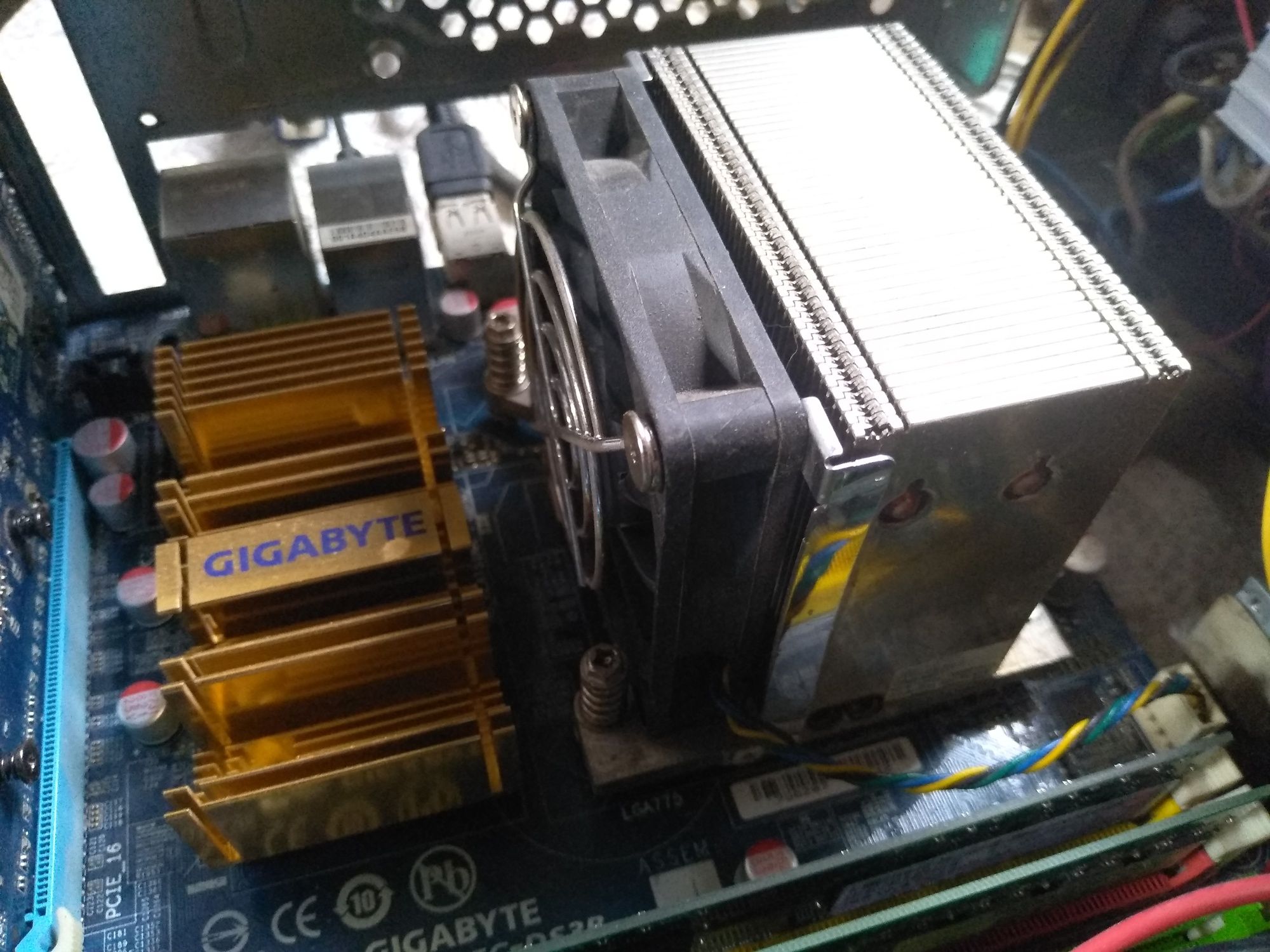 Матeринские платы mini-itx и одна 775