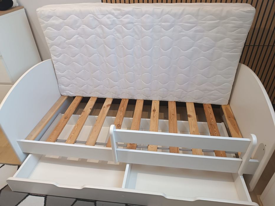Łóżko dziecięce 160x90 z materacem