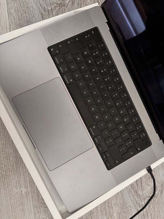 MacBook Pro 16 m1 32gb/1tb
