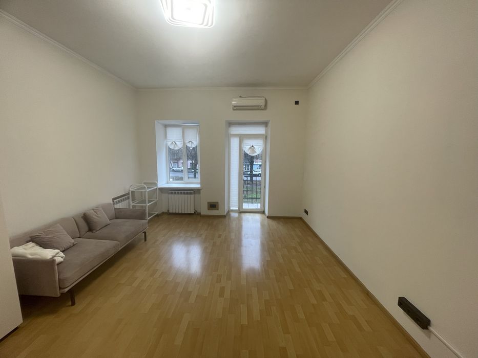 Сонячний простір! Центр, тепло + вода + балкон