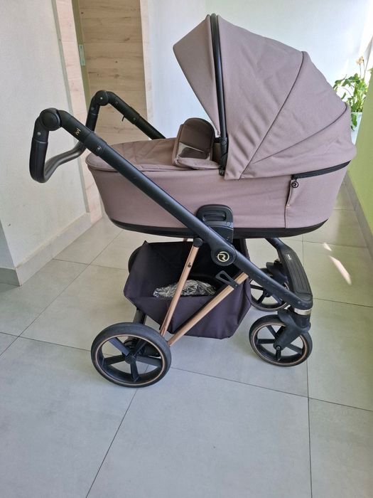 Дитяча коляска.гарний стан.