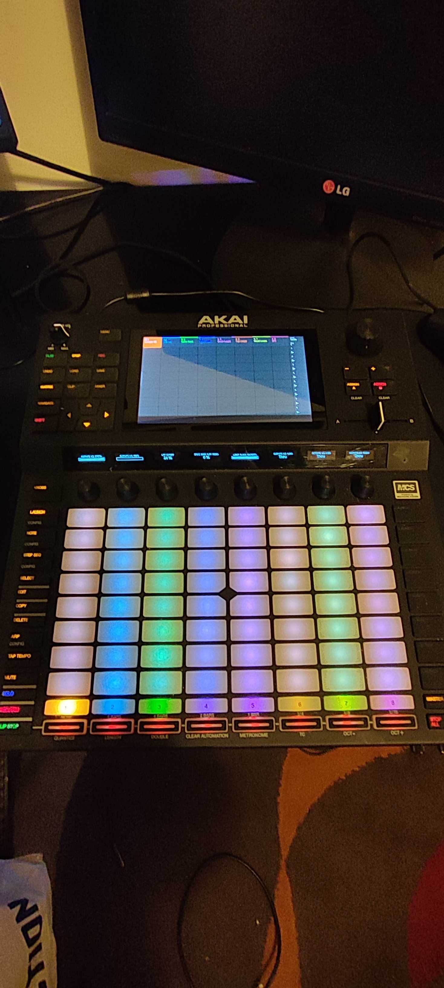 Akai Force como Novo