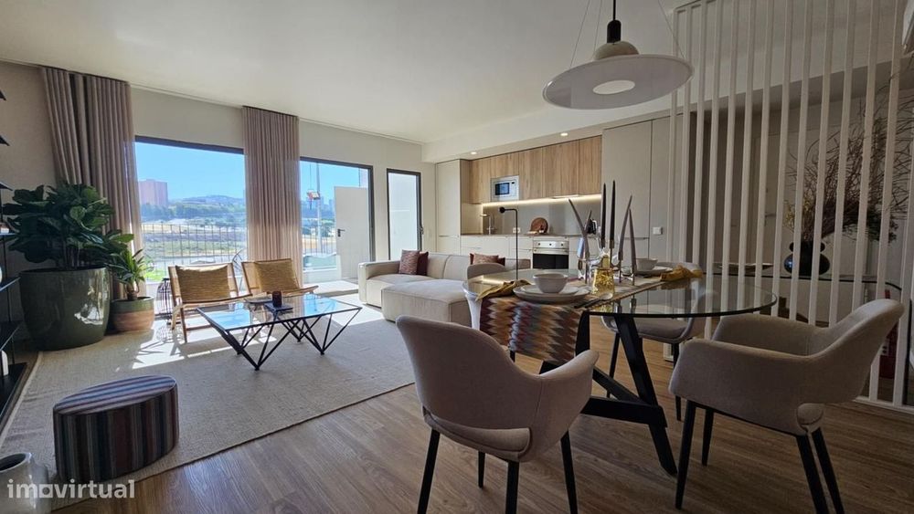 Apartamento T3 com piscina, Santo António dos Cavaleiros, Loures