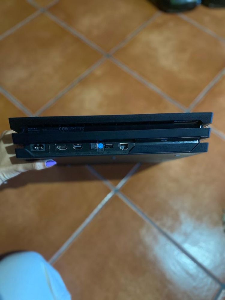 Playstation 4  Pro 1TB