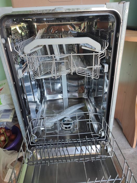 Посудомоечная машина Hotpoint-Ariston под ремонт.