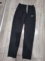 Spodnie dresowe Nike