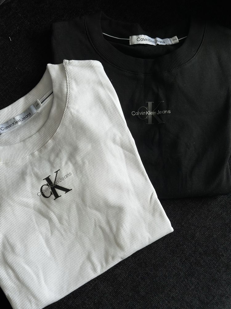 Топ Calvin Klein, футболка Calvin Klein, укорочена футболка