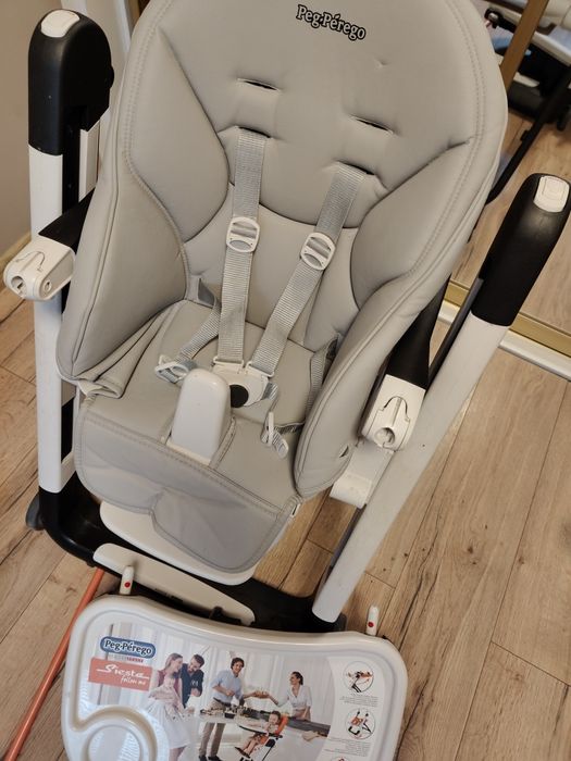 Leżaczek krzesełko do karmienia na kółkach