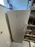 Zamrazarka Electrolux EUF2207AOW 155x60x60