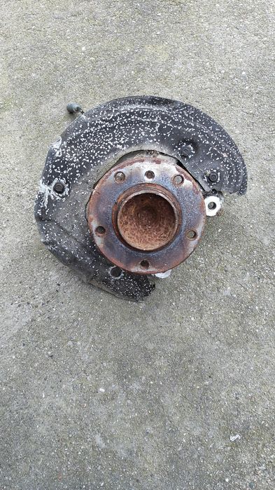 Zwrotnica BMW E90 3.0d piasta LP