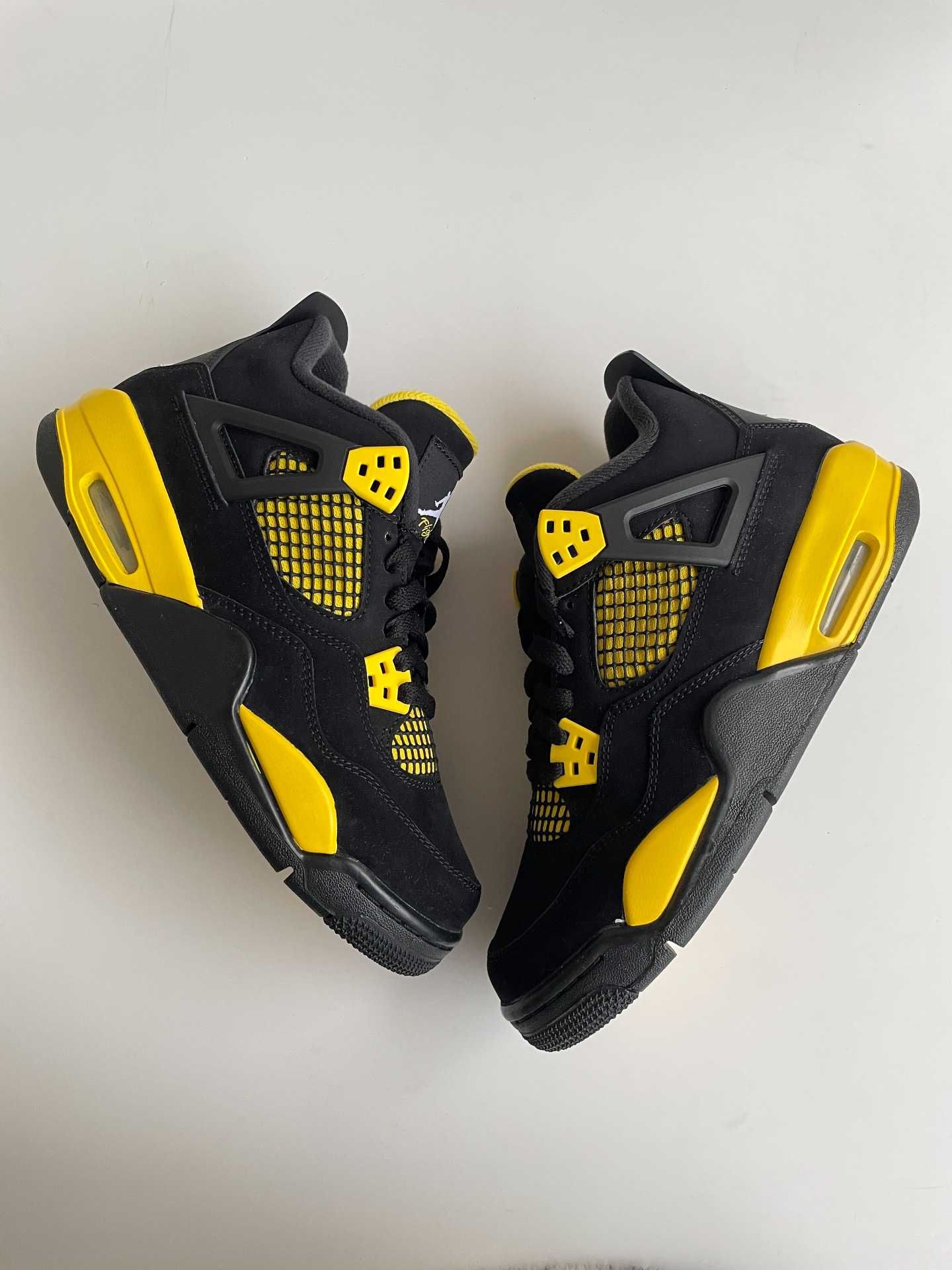 Jordan 4 rétro Thunder 45