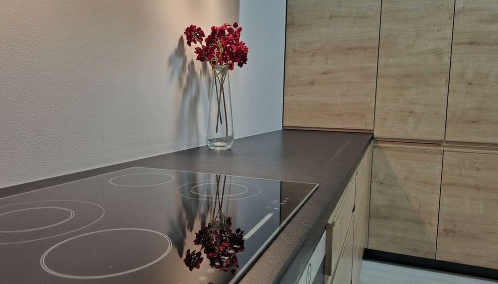 Meble kuchenne z ekspozycji Artisan/biały połysk