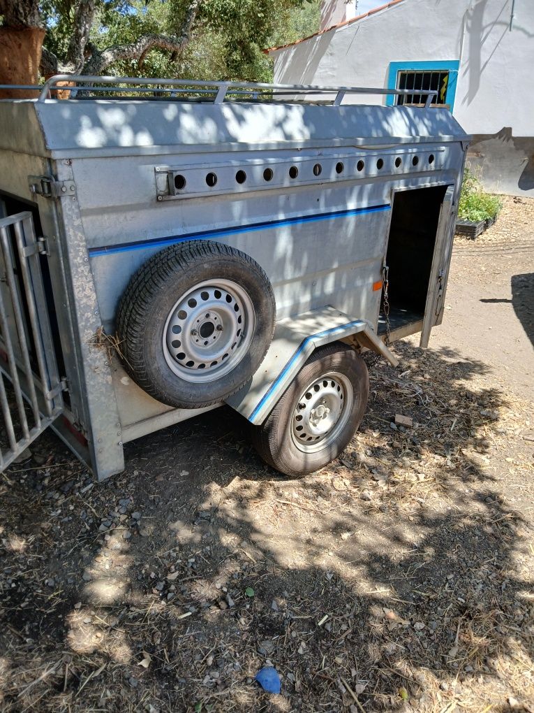 Reboque de animais