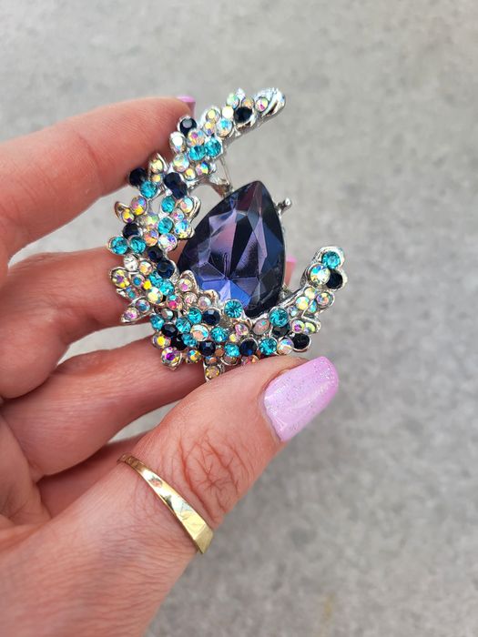 Broszka ozdobna niebieska