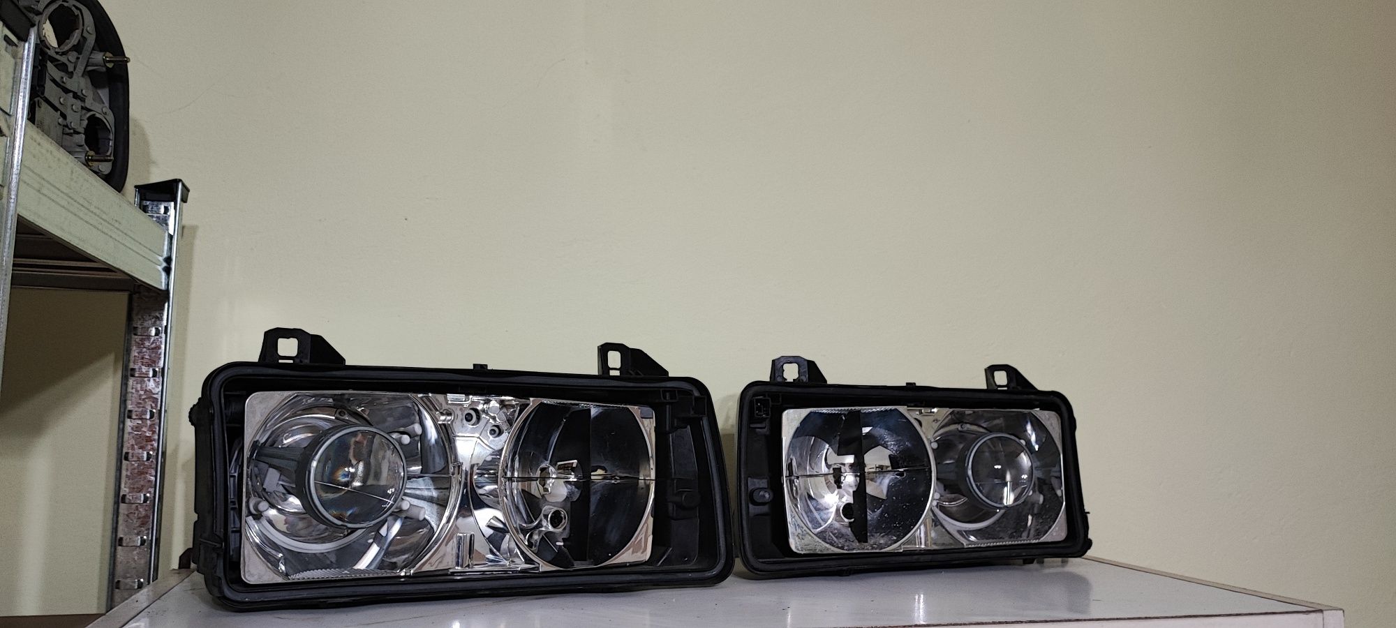 BMW E36 Soczewka BOSCH Krzyże Lampy Reflektory Renowacja Custom okazja