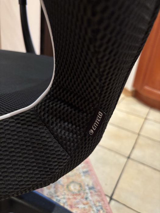 Krzeslo obrotowe 9-14 lat firma Entelo