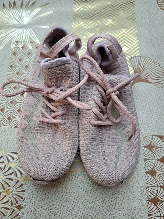 4 пары кроссовок 31 размер