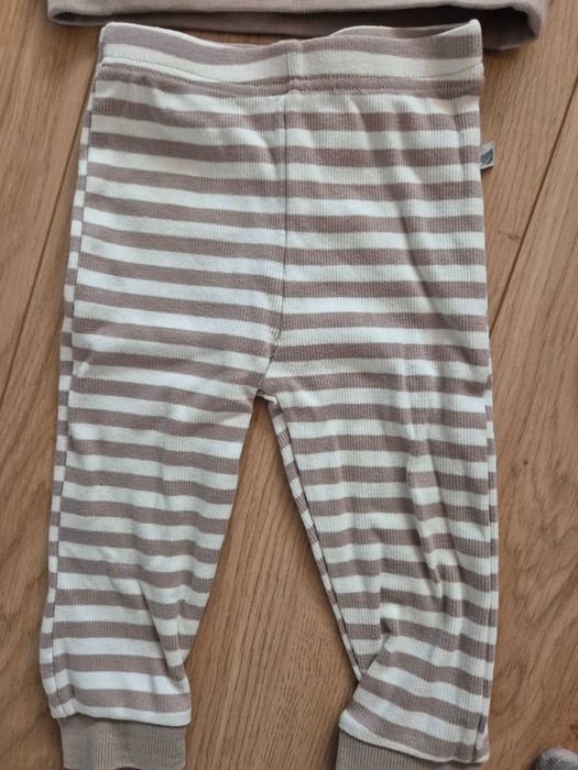 Dres beźowy dla chłopca