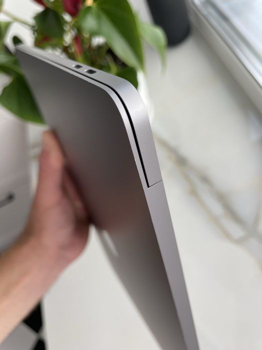 Apple MacBook Pro 13-inch Space Gray with M1 Chip (MYD82LL/A)