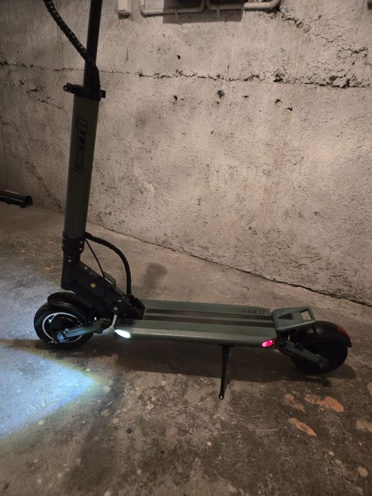 Hulajnoga elektryczna vsett8 zadbana jak nowa