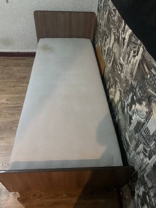 Продам ліжка з матрацом