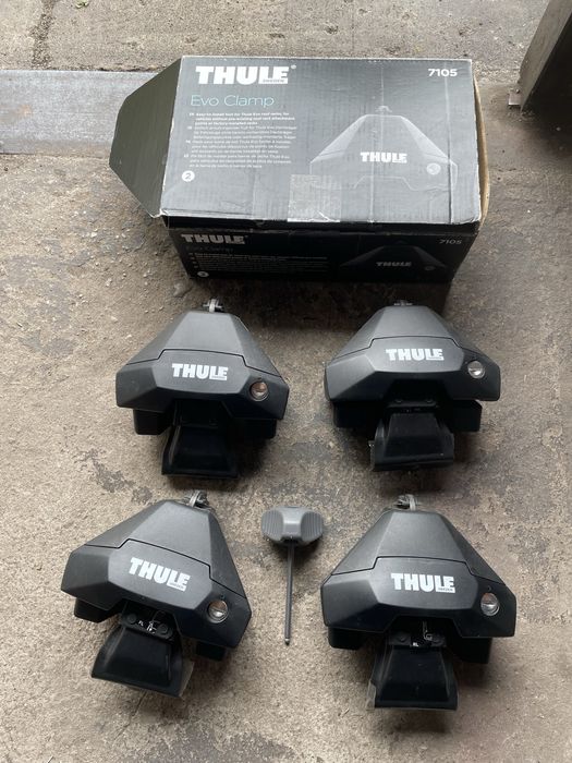 Stopy Thule WingBar Evo Ford Mindeo mk5 hatchback liftback