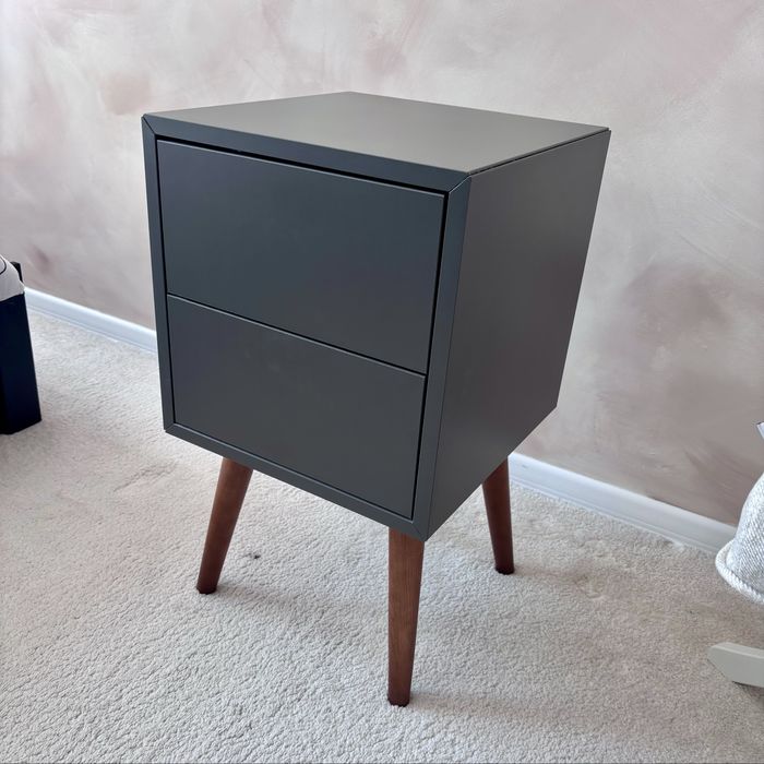 Stolik nocny dwie szuflady, nogi orzech wloski