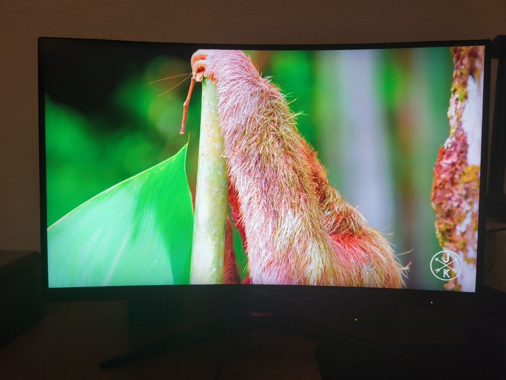 Monitor Gaming Curvo AOC CQ27G2U/BK (27'' - 1 ms - 144 Hz - Free Sync)
