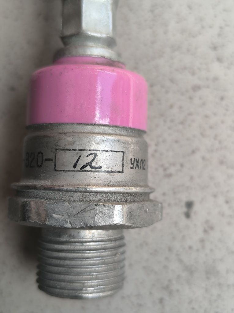 Dioda prostownicza D 161-320 produkcji CCCP